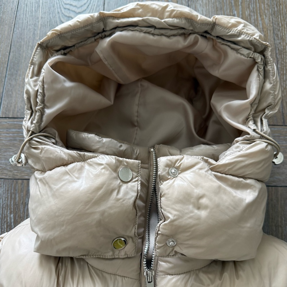 EUC BuffBunny Cream Puffer Jacket with Hood and Chevron Quilting - Picture 3 of 7